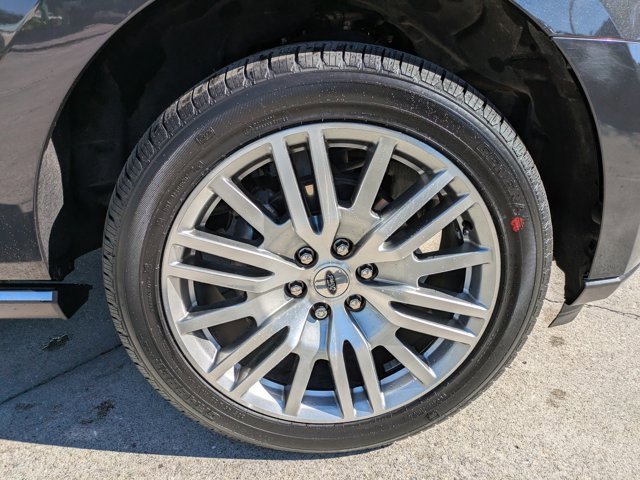 Certified 2023 Ford Expedition Limited image 11