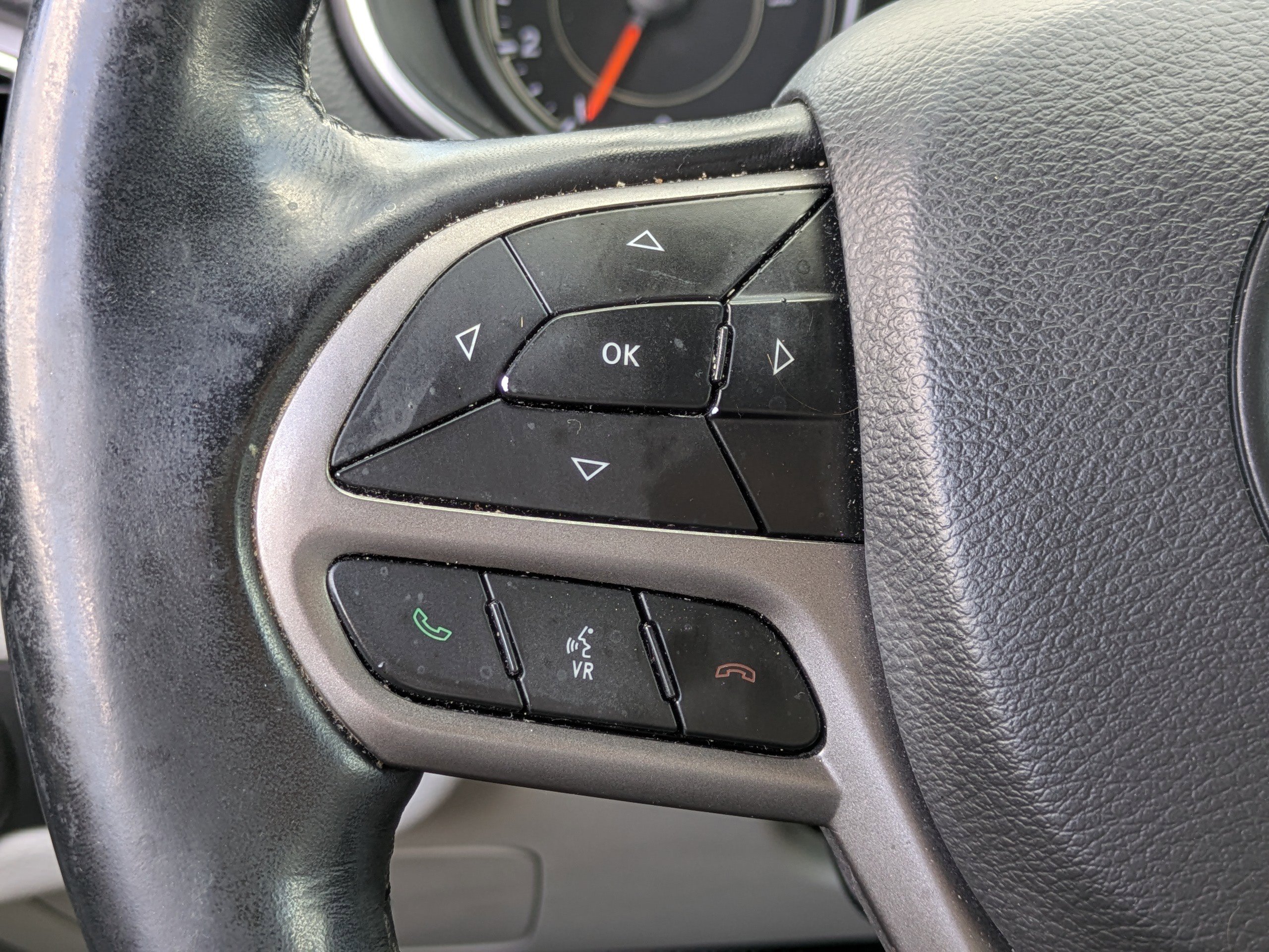 Used 2020 Jeep Cherokee Limited image 22