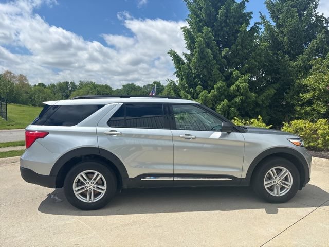 Certified 2024 Ford Explorer XLT w/ Equipment Group 202A AWD/4WD image 5