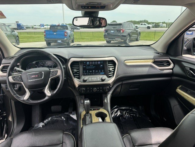 Used 2018 GMC Acadia Denali w/ Technology Package AWD/4WD image 28