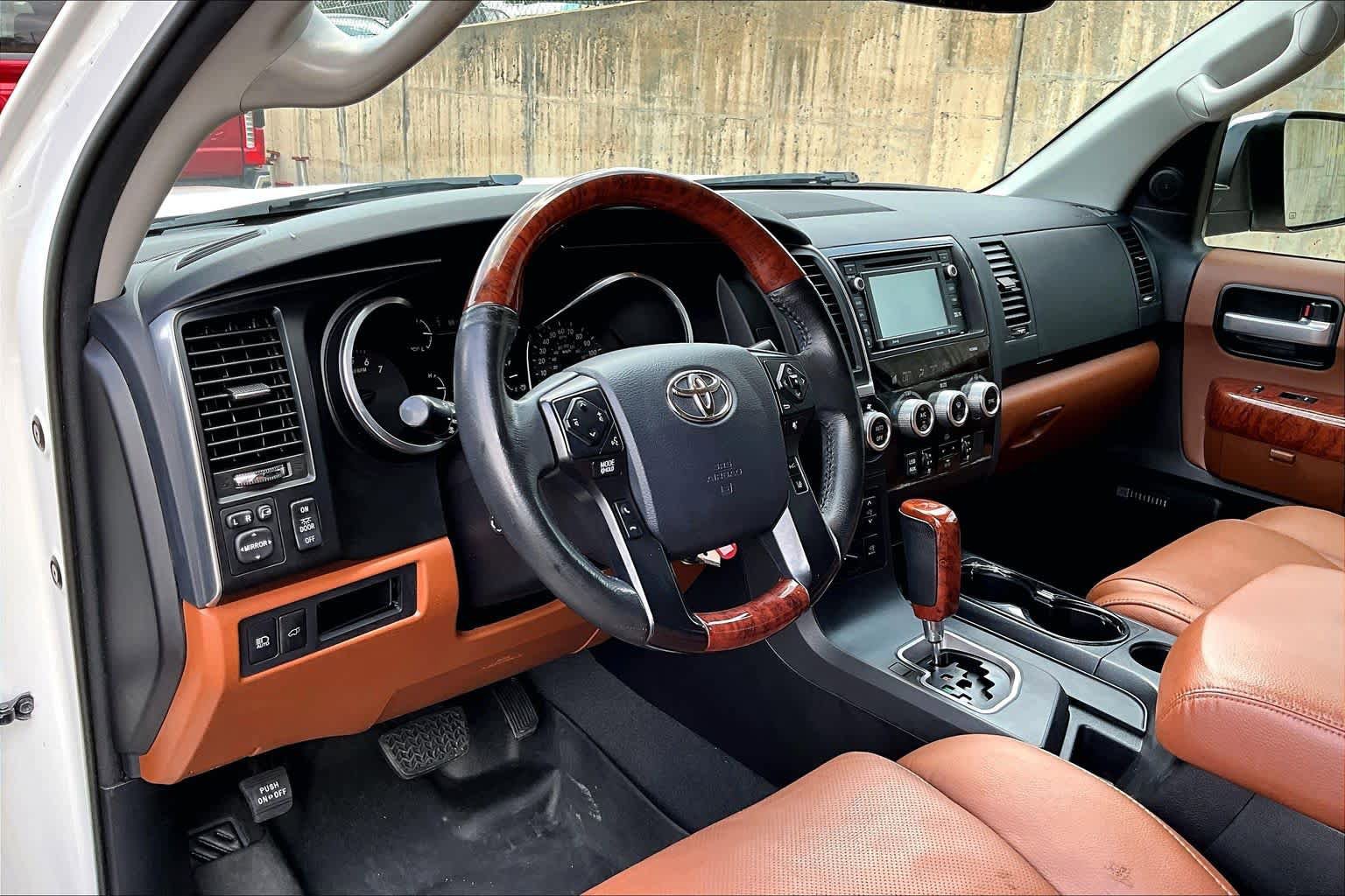 Used 2019 Toyota Sequoia Platinum RWD image 18