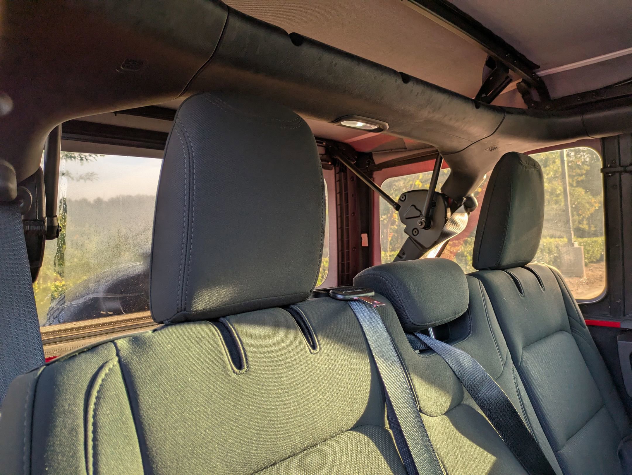 Used 2020 Jeep Wrangler Unlimited Sahara image 37