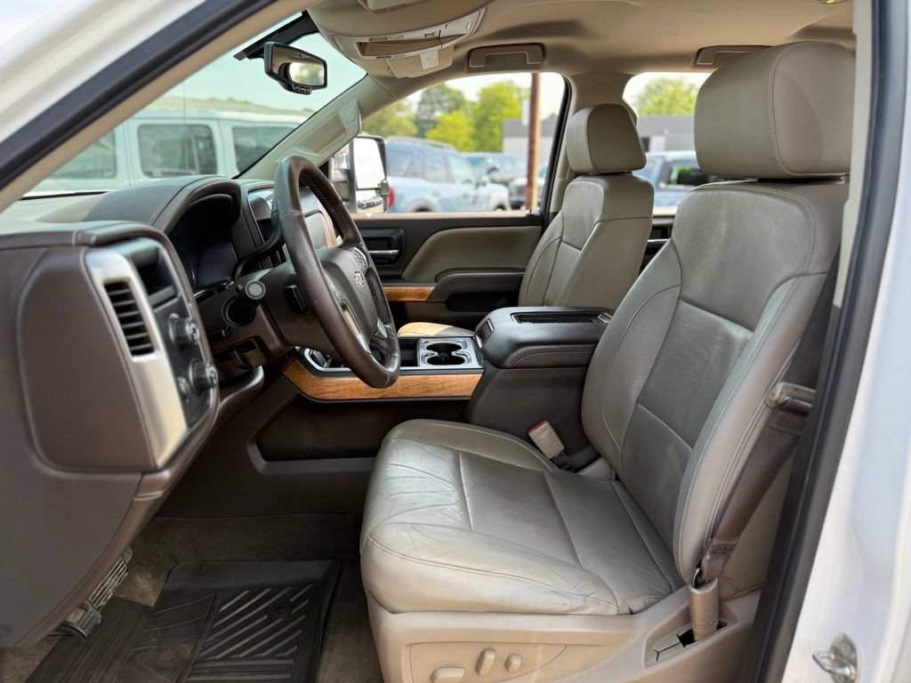 Used 2017 Chevrolet Silverado 1500 LTZ w/ Sport Package AWD/4WD image 12