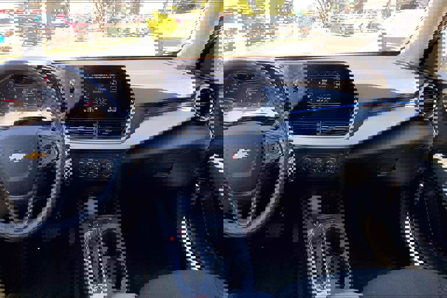 Used 2025 Chevrolet Trax LS image 9