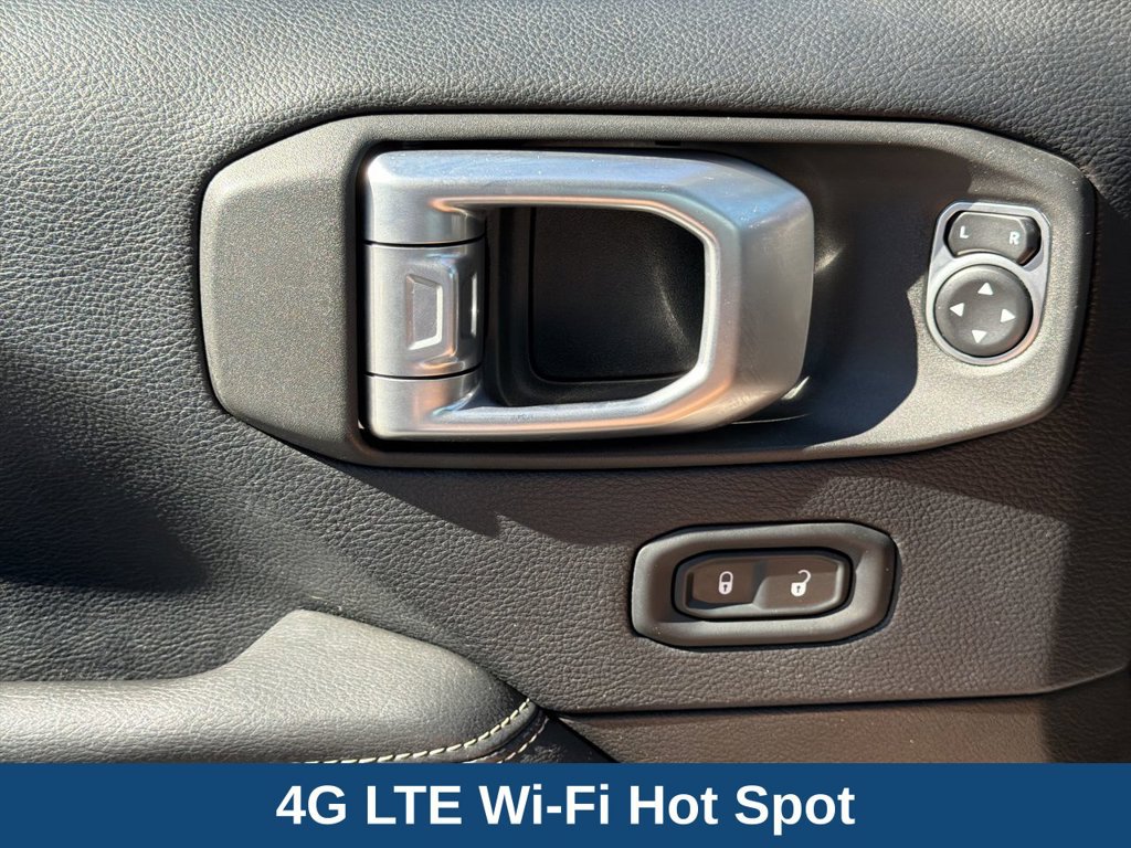 Used 2019 Jeep Wrangler Unlimited Sahara AWD/4WD image 21