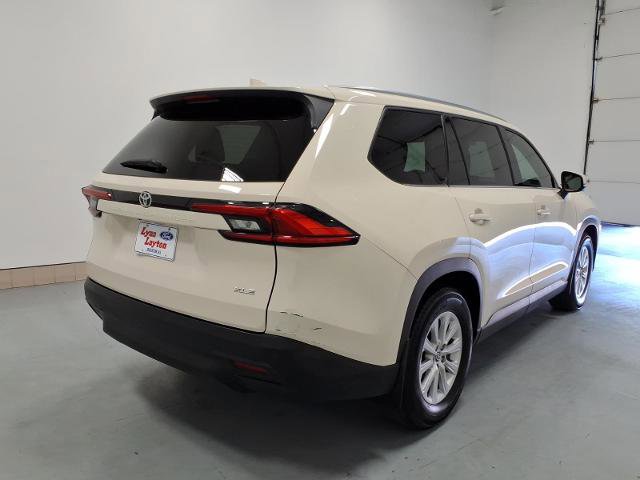 Used 2024 Toyota Grand Highlander FWD image 3