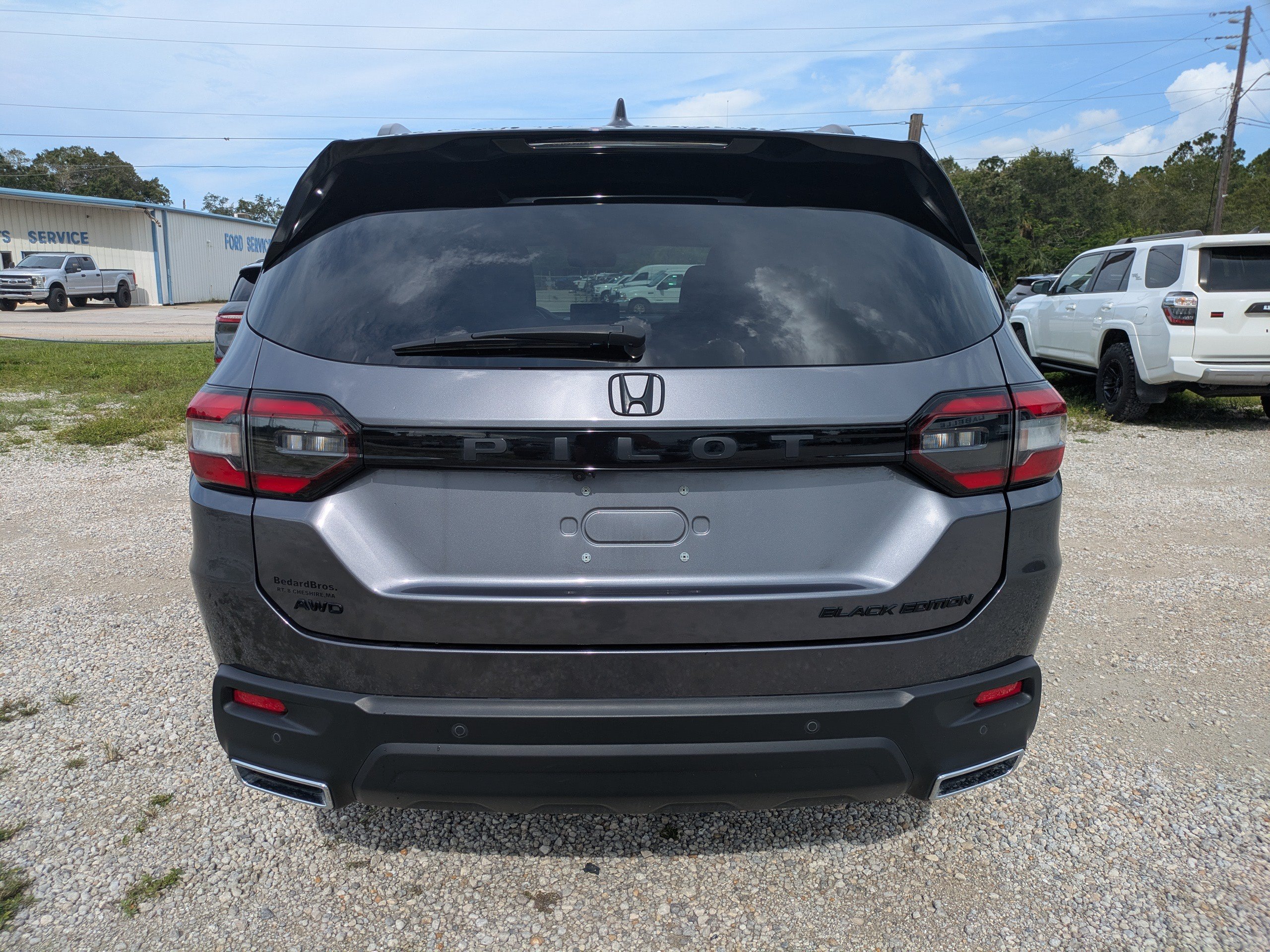 Used 2025 Honda Pilot Black Edition image 5