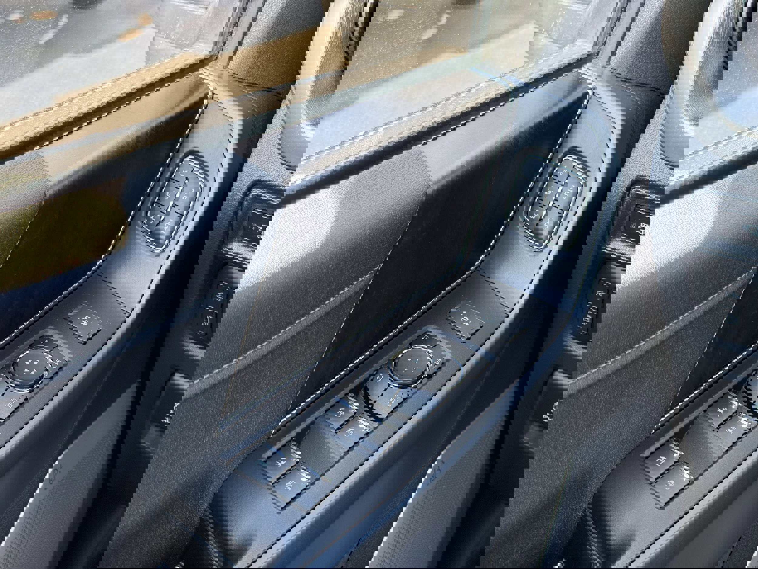 Certified 2022 Ford F150 Lariat w/ Equipment Group 502A High image 33