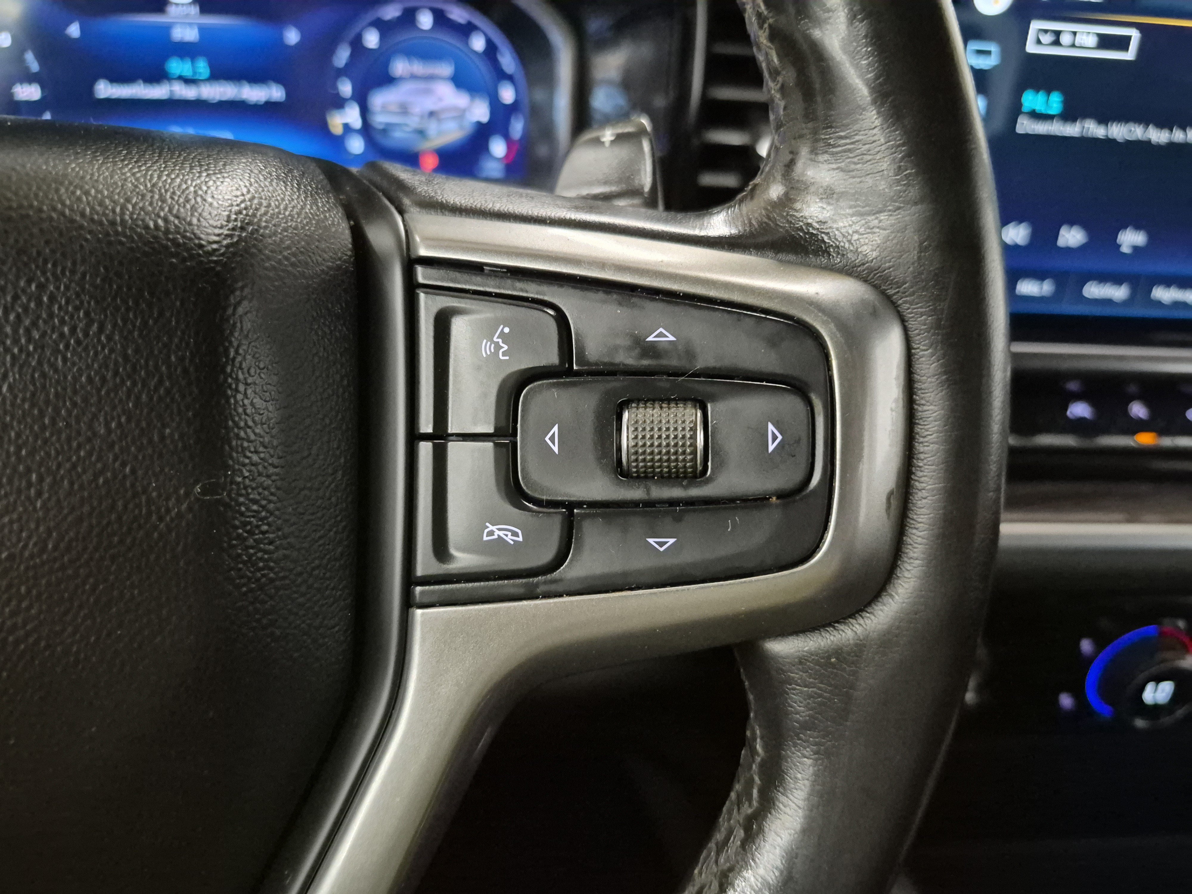 Used 2022 Chevrolet Silverado 1500 LT w/ LPO, Dark Essentials Package AWD/4WD image 25