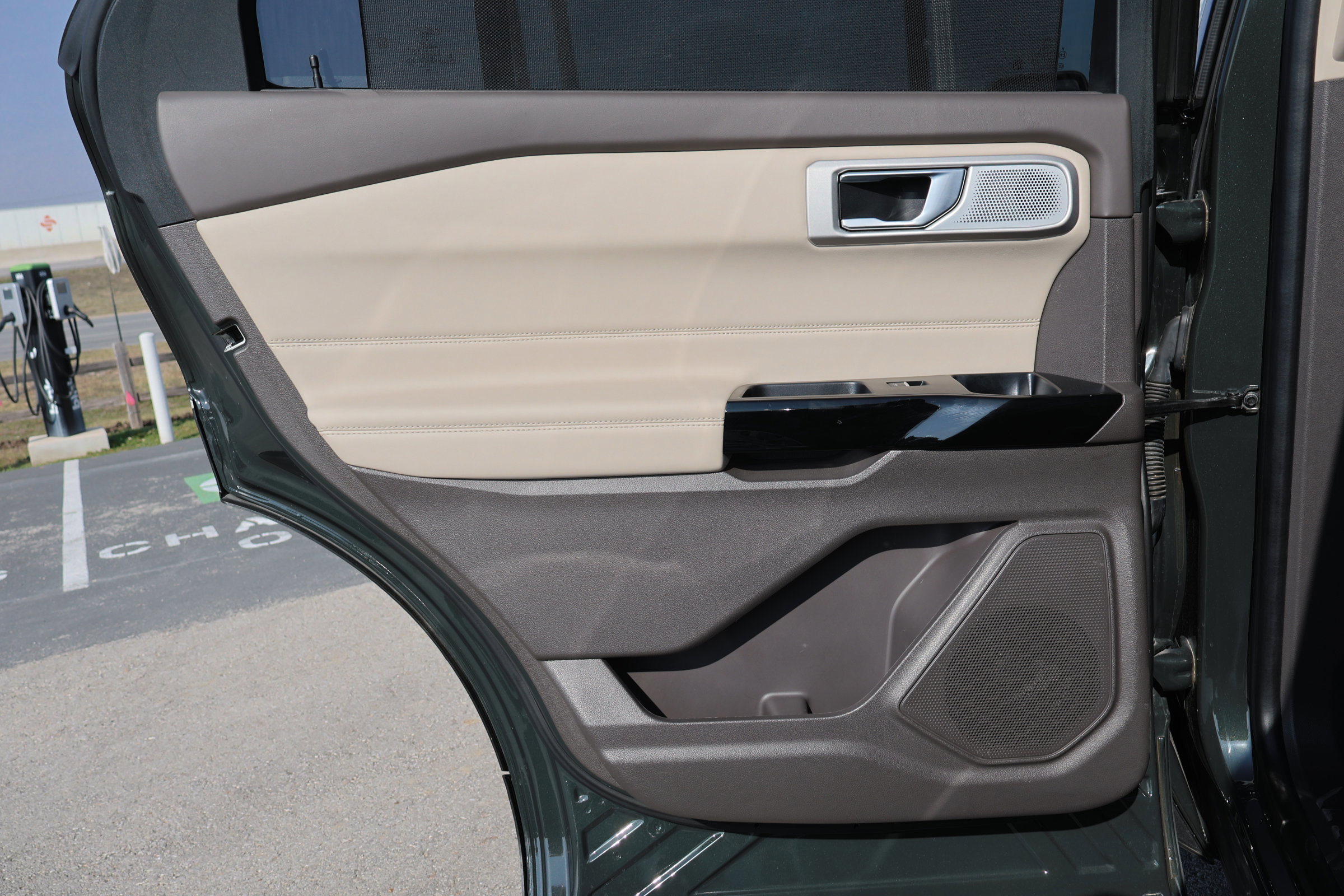 Certified 2022 Ford Explorer Platinum w/ Equipment Group 601A image 29