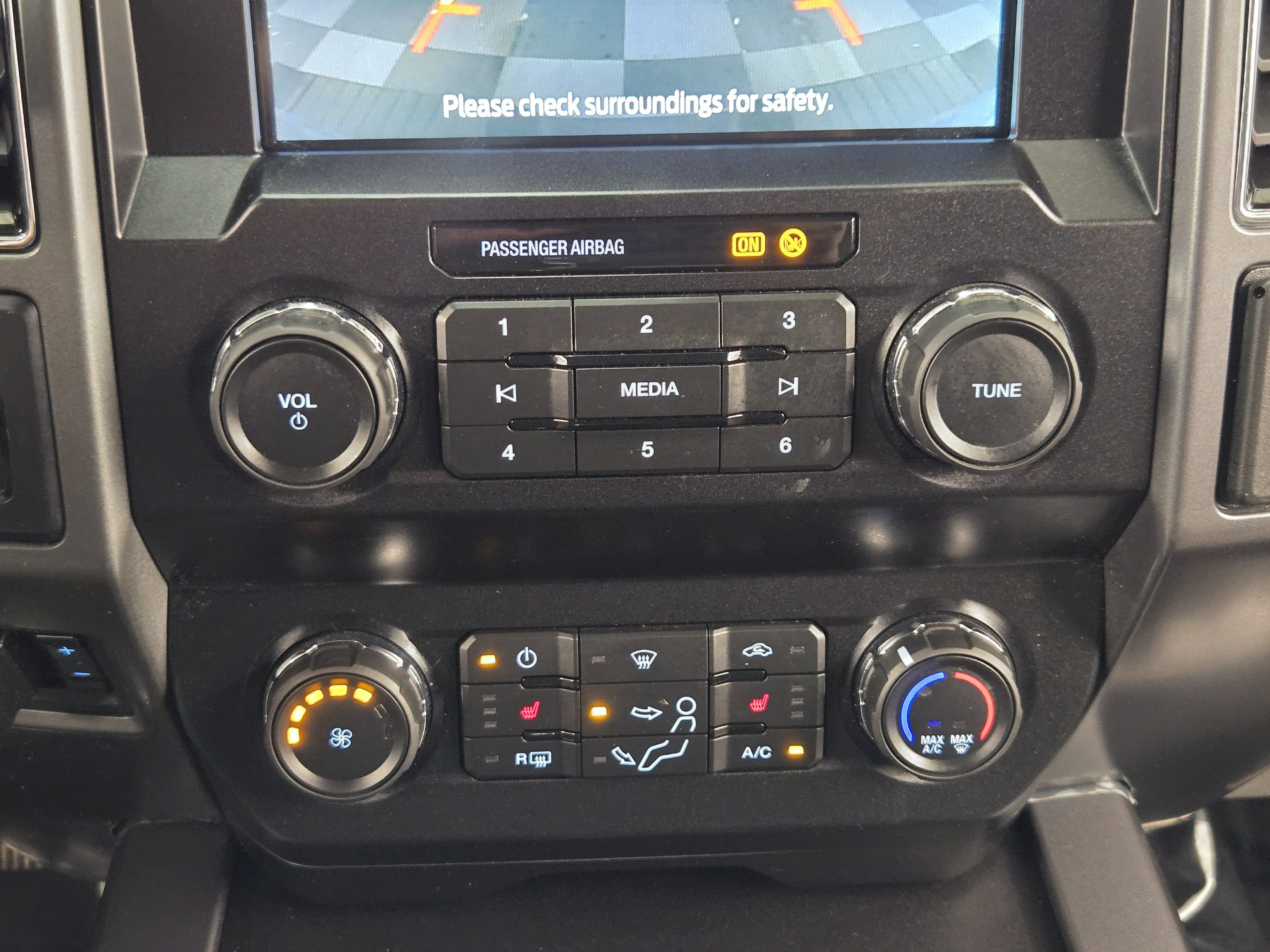 Certified 2022 Ford F250 XLT w/ XLT Premium Package image 18