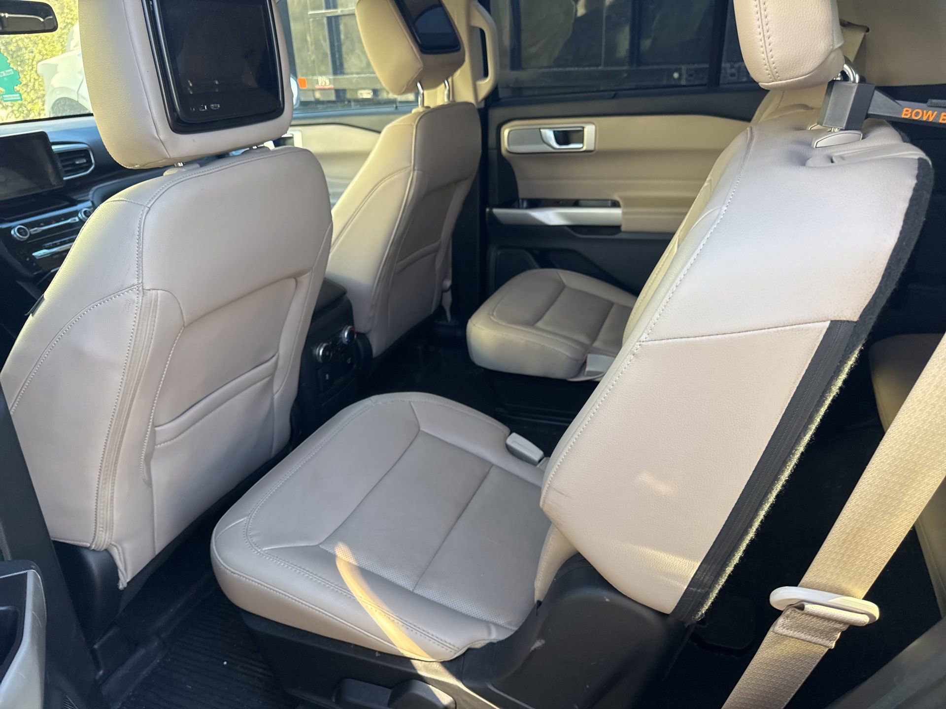 Certified 2023 Ford Explorer Limited w/ Hybrid Equipment Group 310A image 9