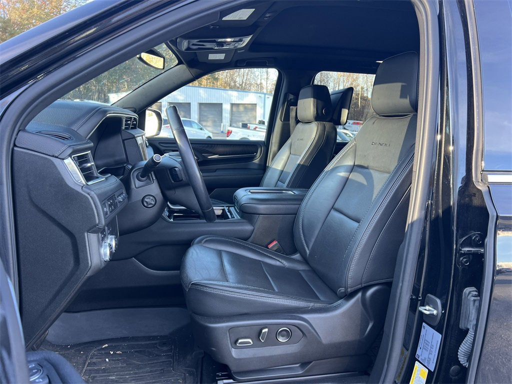 Used 2021 GMC Yukon XL Denali image 17