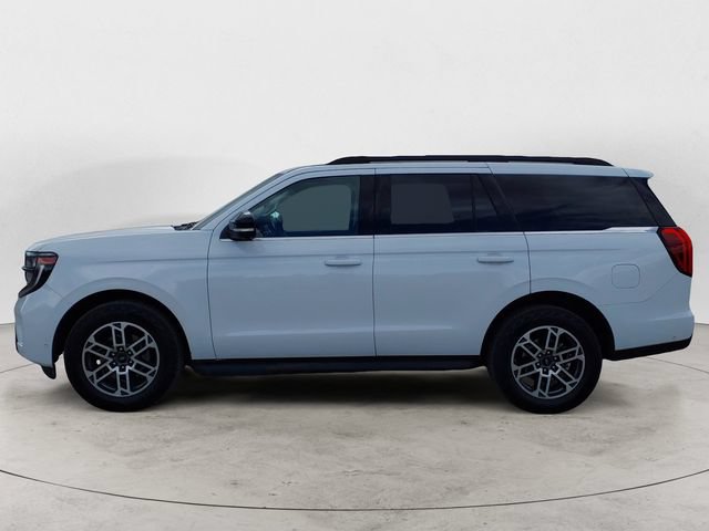 Certified 2025 Ford Expedition Active AWD/4WD image 2