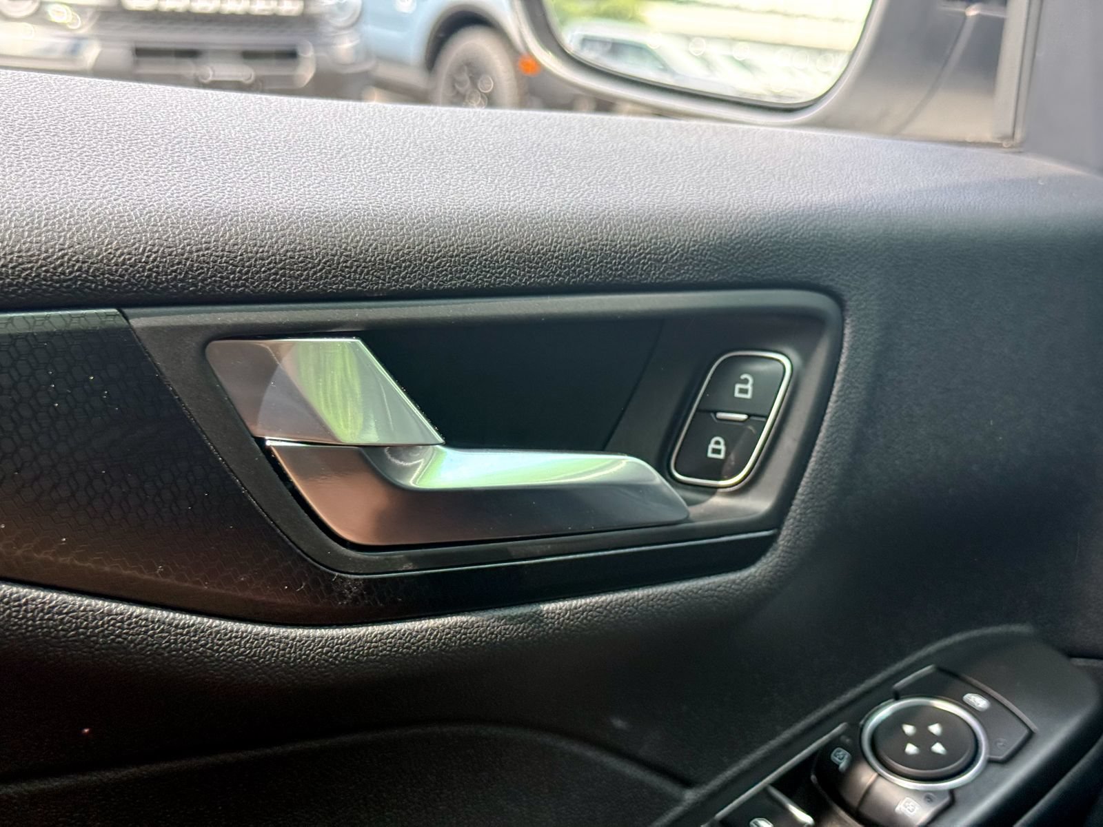 Certified 2022 Ford Escape SEL w/ SEL Stealth AWD Package image 32