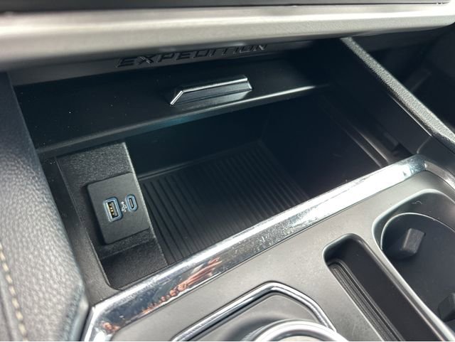 Certified 2022 Ford Expedition XLT image 28