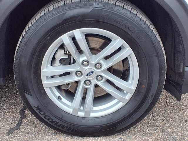 Certified 2024 Ford Explorer XLT w/ Equipment Group 202A AWD/4WD image 32
