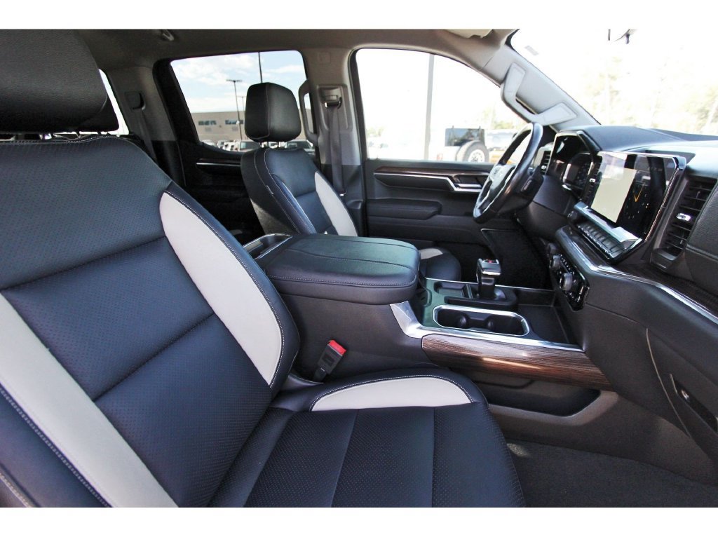 Used 2023 Chevrolet Silverado 1500 LT Trail Boss w/ Protection Package AWD/4WD image 32