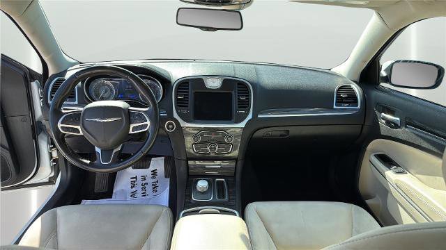 Used 2022 Chrysler 300 Touring image 12