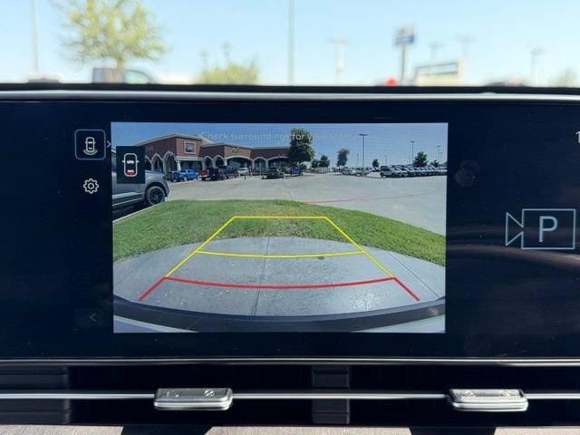 Used 2025 Hyundai Kona SEL FWD image 16