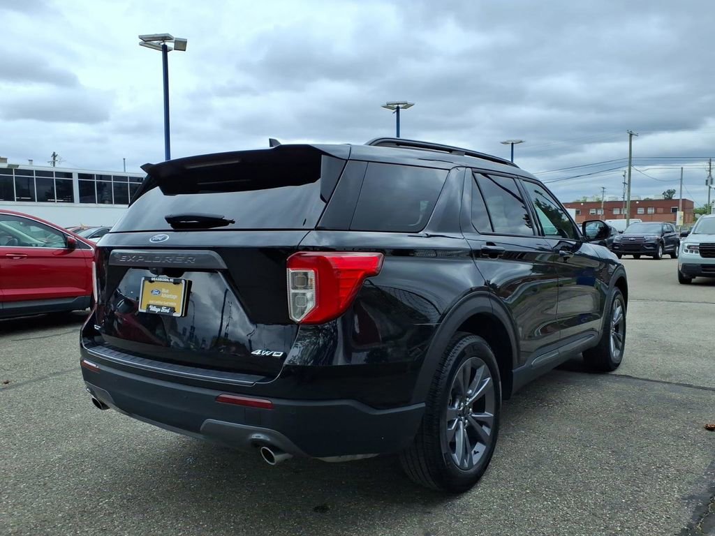 Certified 2024 Ford Explorer XLT w/ Equipment Group 202A AWD/4WD image 6