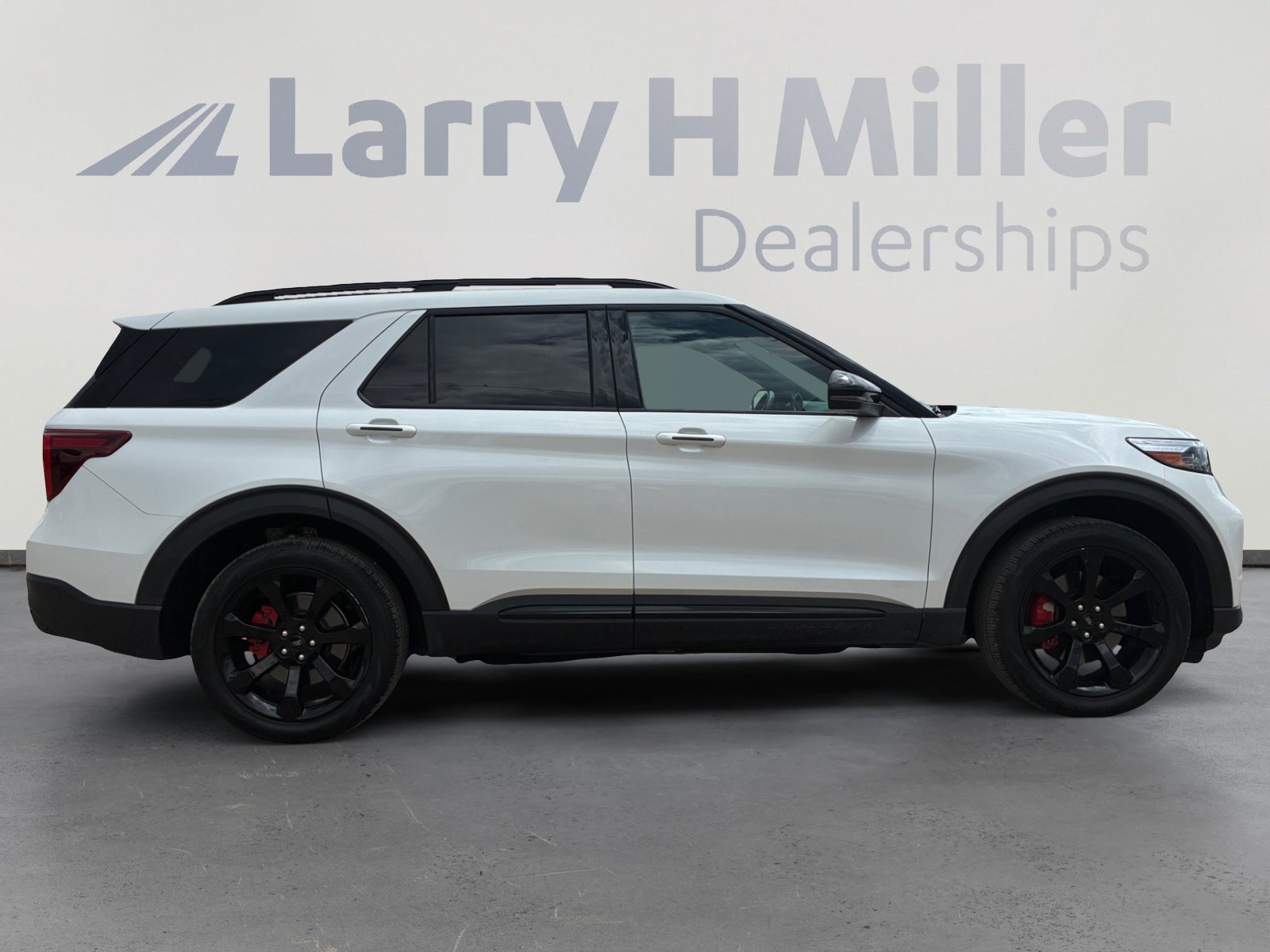 Certified 2023 Ford Explorer ST w/ Equipment Group 401A AWD/4WD image 6