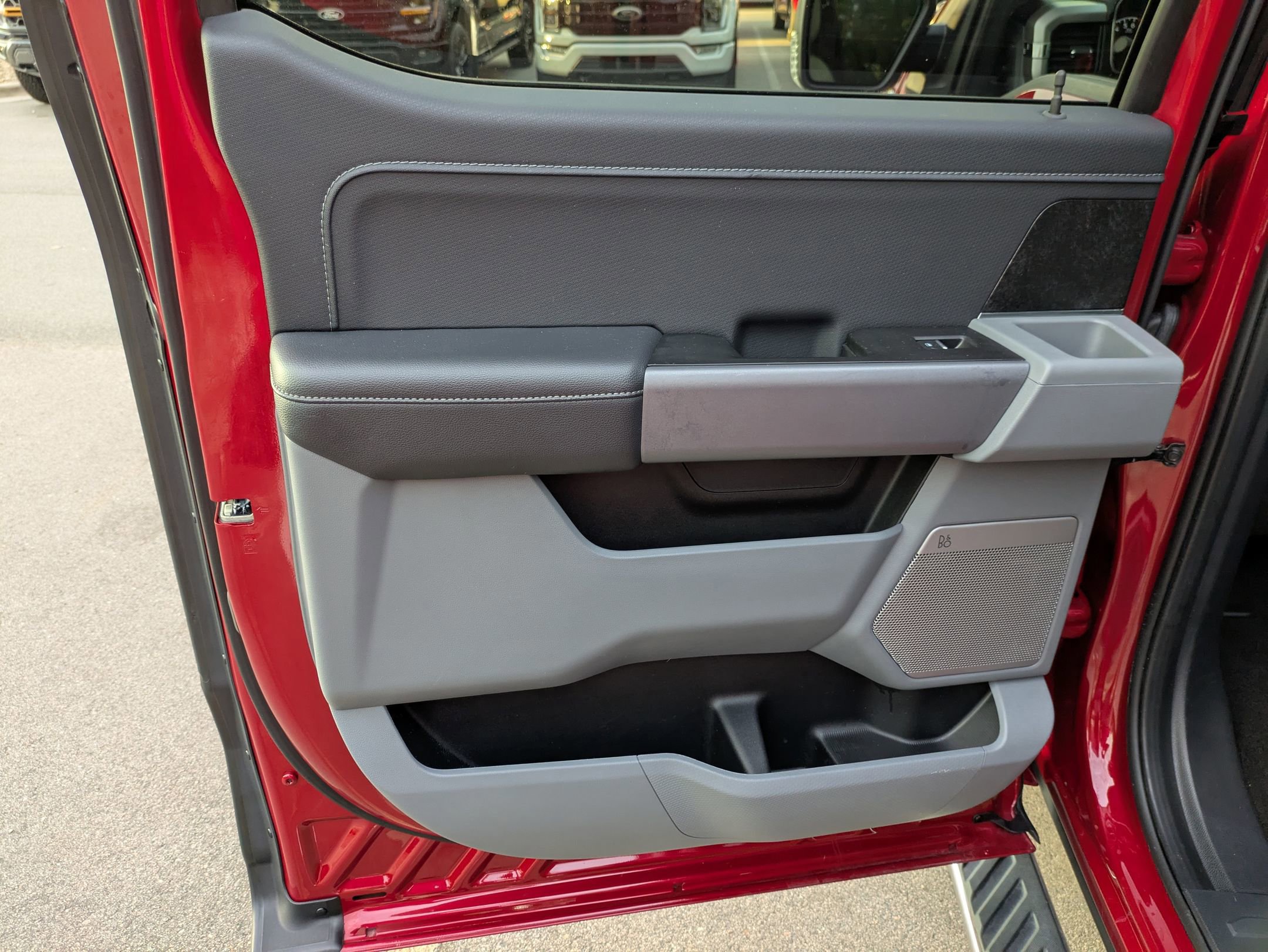 Certified 2022 Ford F150 XLT w/ Equipment Group 302A High image 33