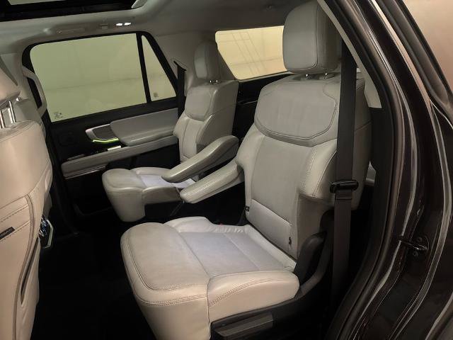 Certified 2025 Ford Expedition Platinum w/ Driver's Package AWD/4WD image 36