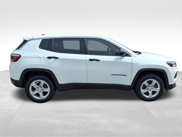 Used 2023 Jeep Compass Sport image 10