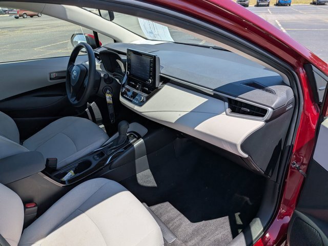 Used 2022 Toyota Corolla LE FWD image 35
