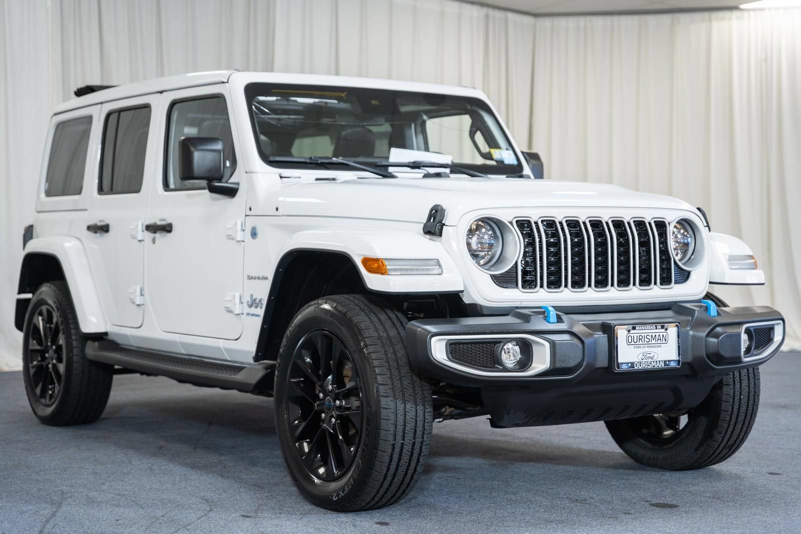 Used 2024 Jeep Wrangler Unlimited Sahara AWD/4WD video 1