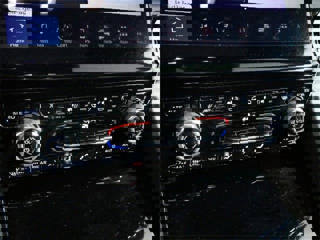 Used 2021 Jeep Grand Cherokee L Overland w/ Advanced Protech Group III image 19