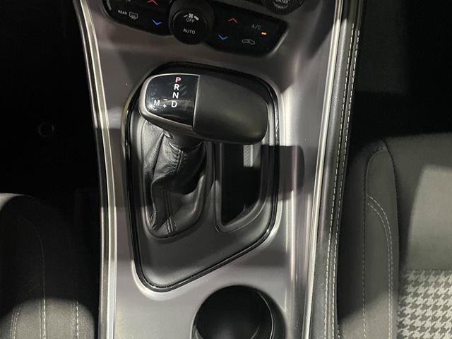 Used 2019 Dodge Challenger SXT RWD image 27