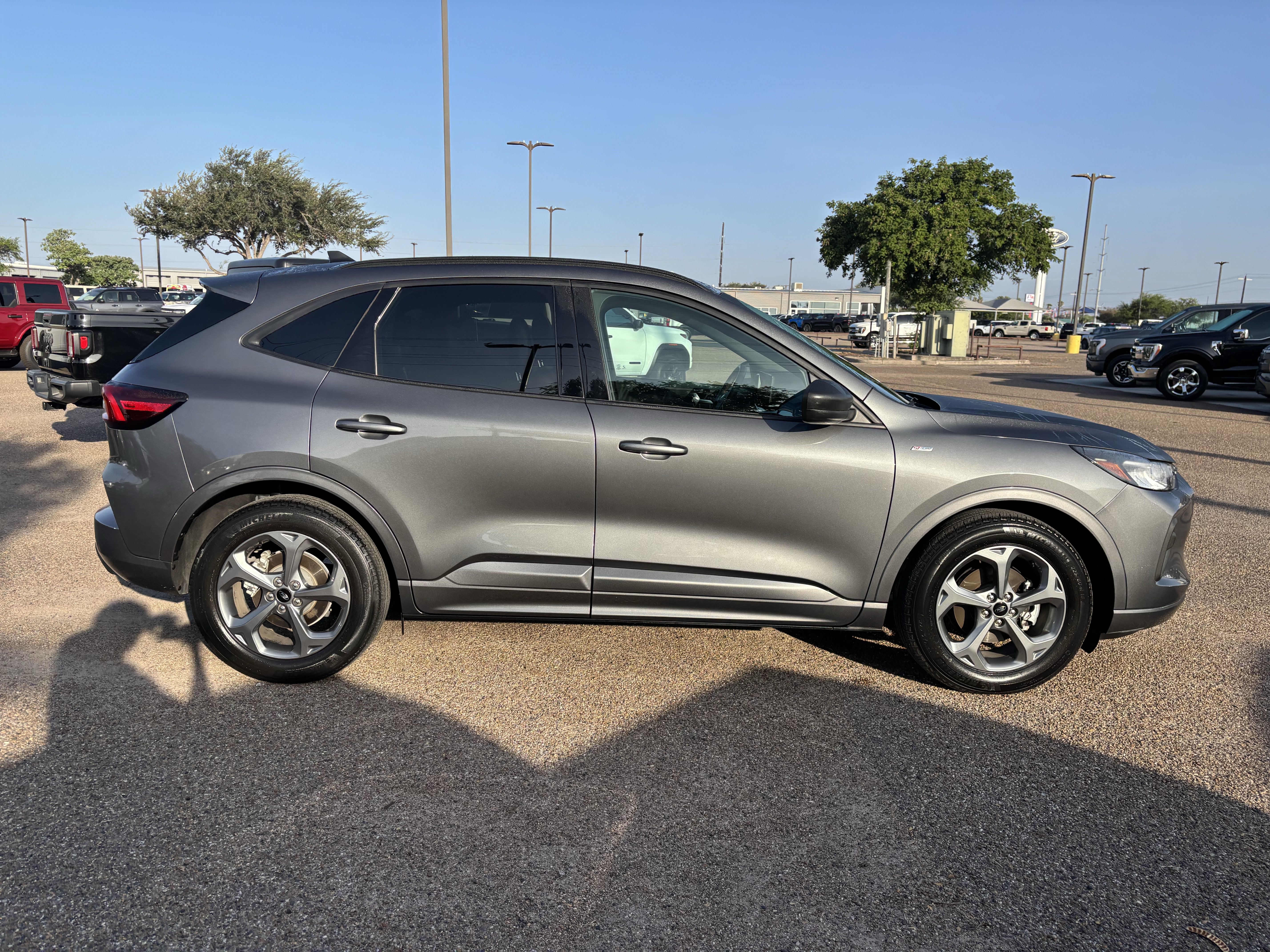 Certified 2023 Ford Escape ST-Line w/ Tech Pack #1 FWD image 4