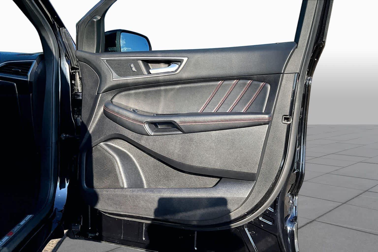 Certified 2020 Ford Edge ST-Line FWD image 23
