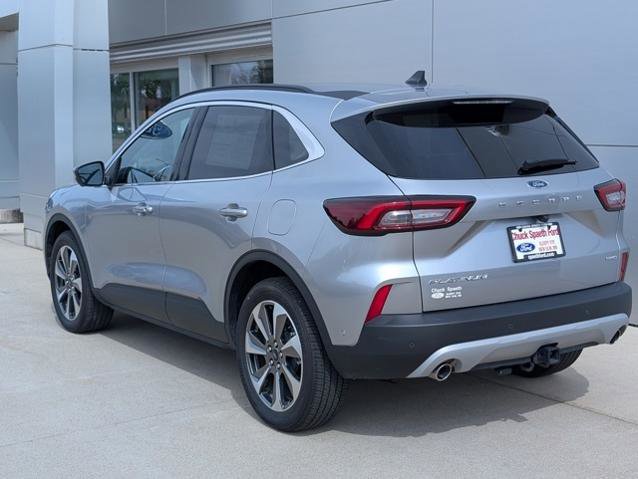 Certified 2023 Ford Escape Platinum w/ Premium Technology Package image 3