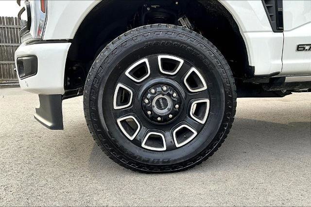 Certified 2025 Ford F350 Platinum w/ FX4 Off-Road Package image 10