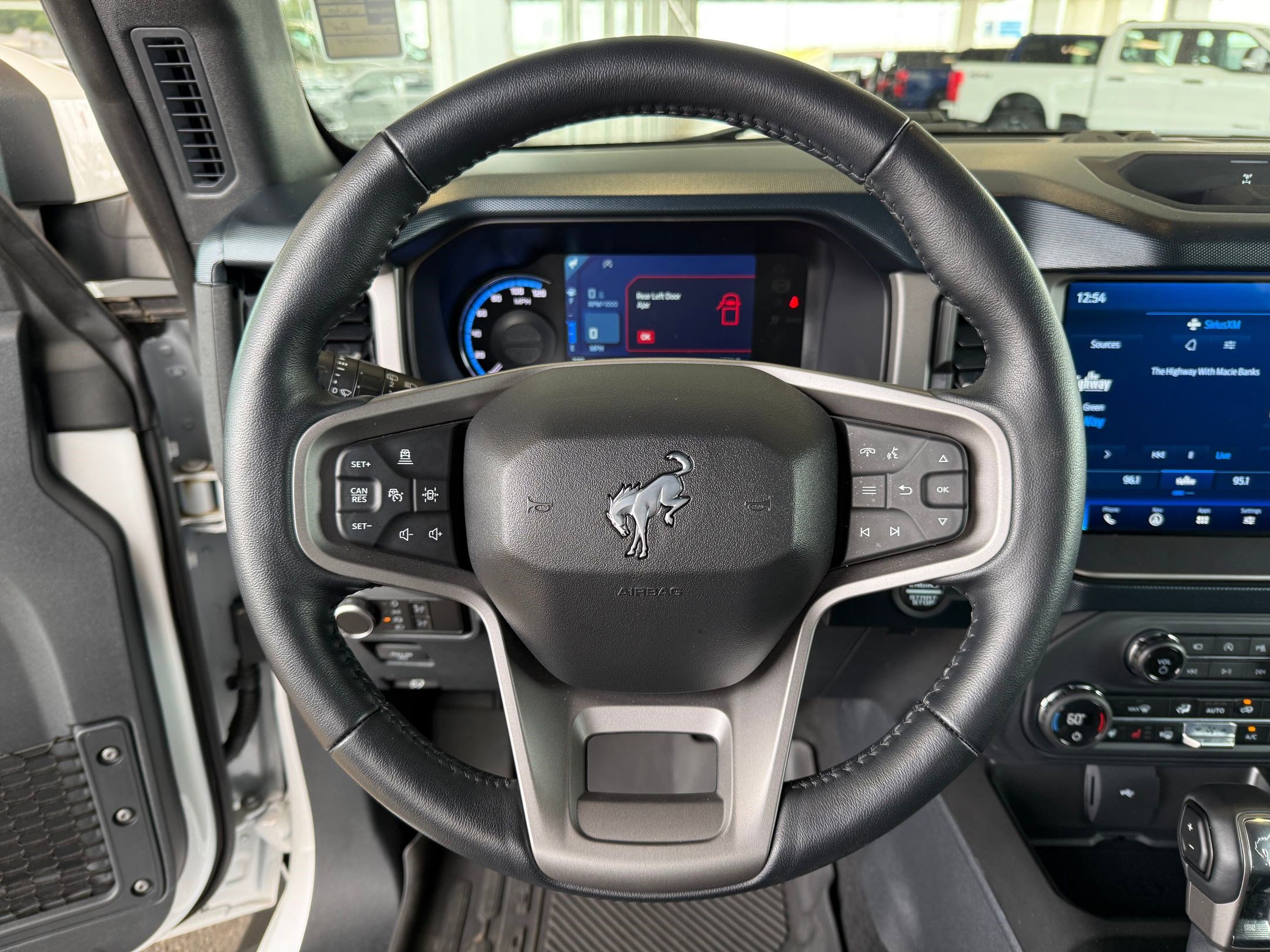 Certified 2023 Ford Bronco Outer Banks w/ Sasquatch Package AWD/4WD image 17