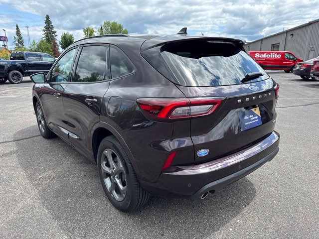 Certified 2023 Ford Escape ST-Line Select w/ Tech Pack #2 AWD/4WD image 5