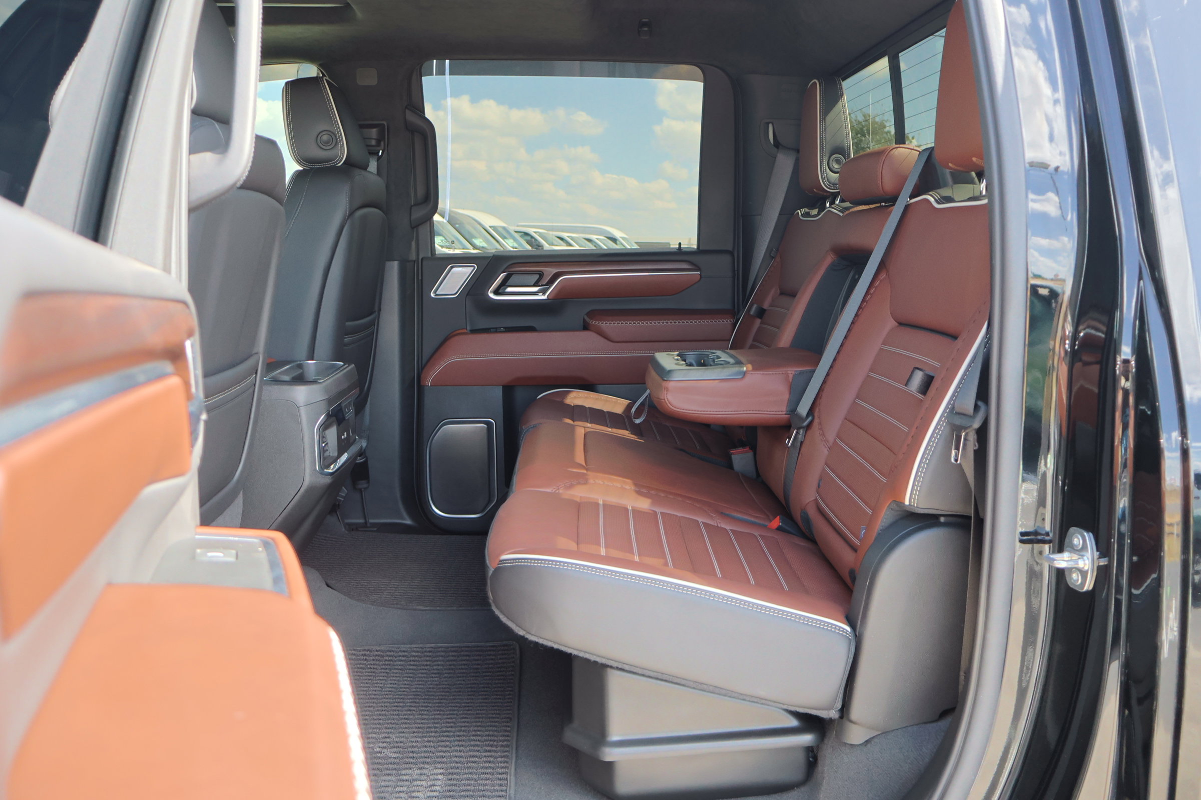 Used 2024 GMC Sierra 2500 Denali Ultimate w/ Max Trailering Package image 33