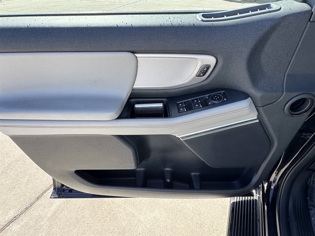 Certified 2025 Ford Expedition Active AWD/4WD image 7