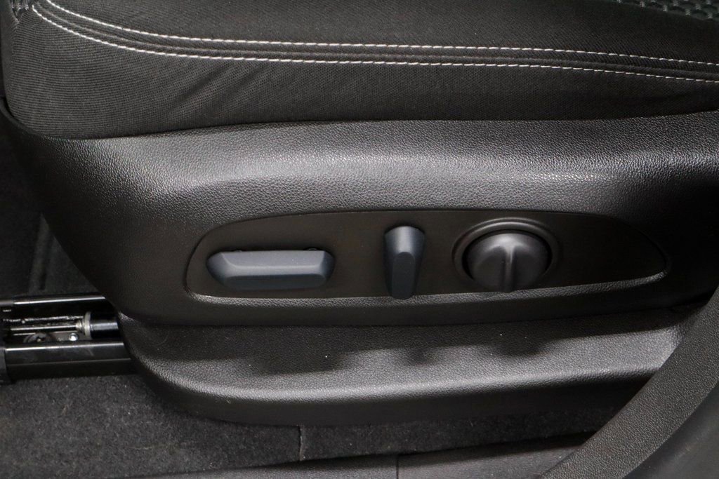 Used 2022 GMC Terrain SLE w/ Driver Convenience Package image 24