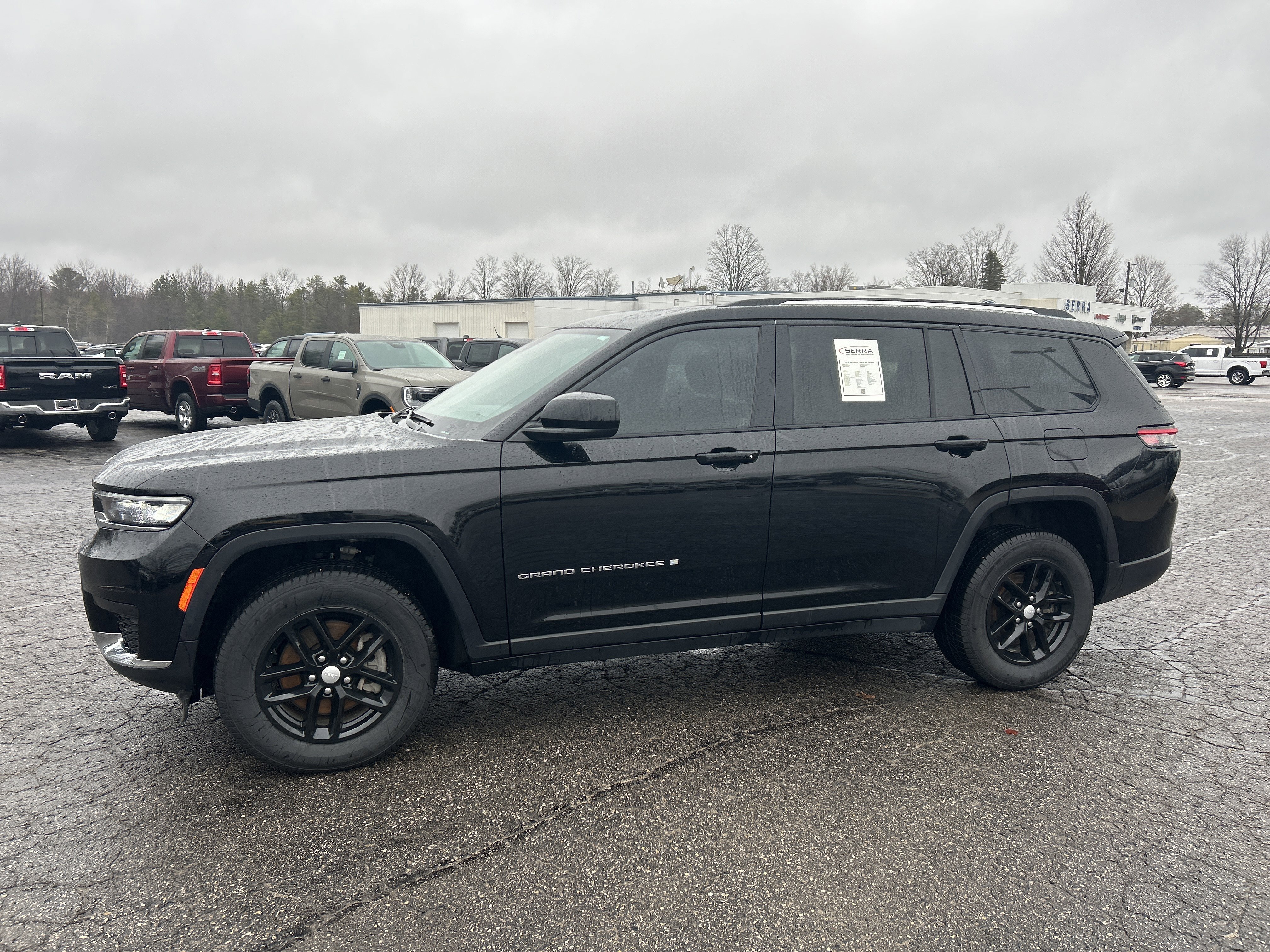 Used 2023 Jeep Grand Cherokee L Laredo AWD/4WD image 8