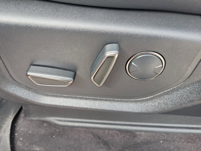 Certified 2017 Ford F150 Raptor w/ Equipment Group 802A Luxury image 22