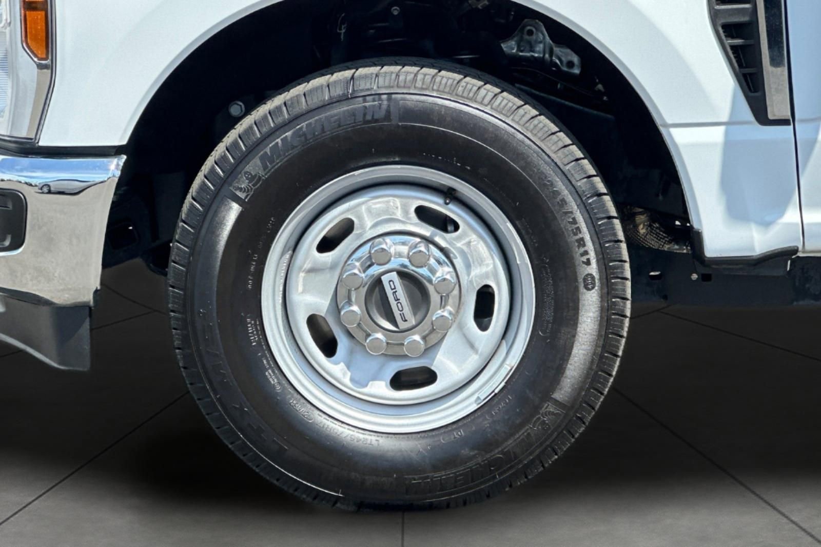 Certified 2024 Ford F250 XL w/ XL Chrome Package image 25