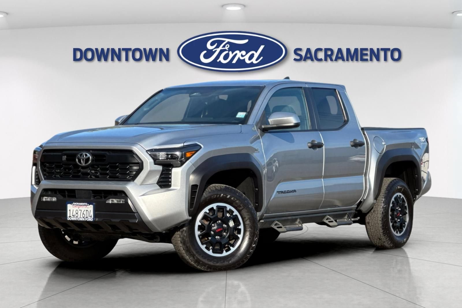 Used 2025 Toyota Tacoma TRD Off-Road AWD/4WD image 2