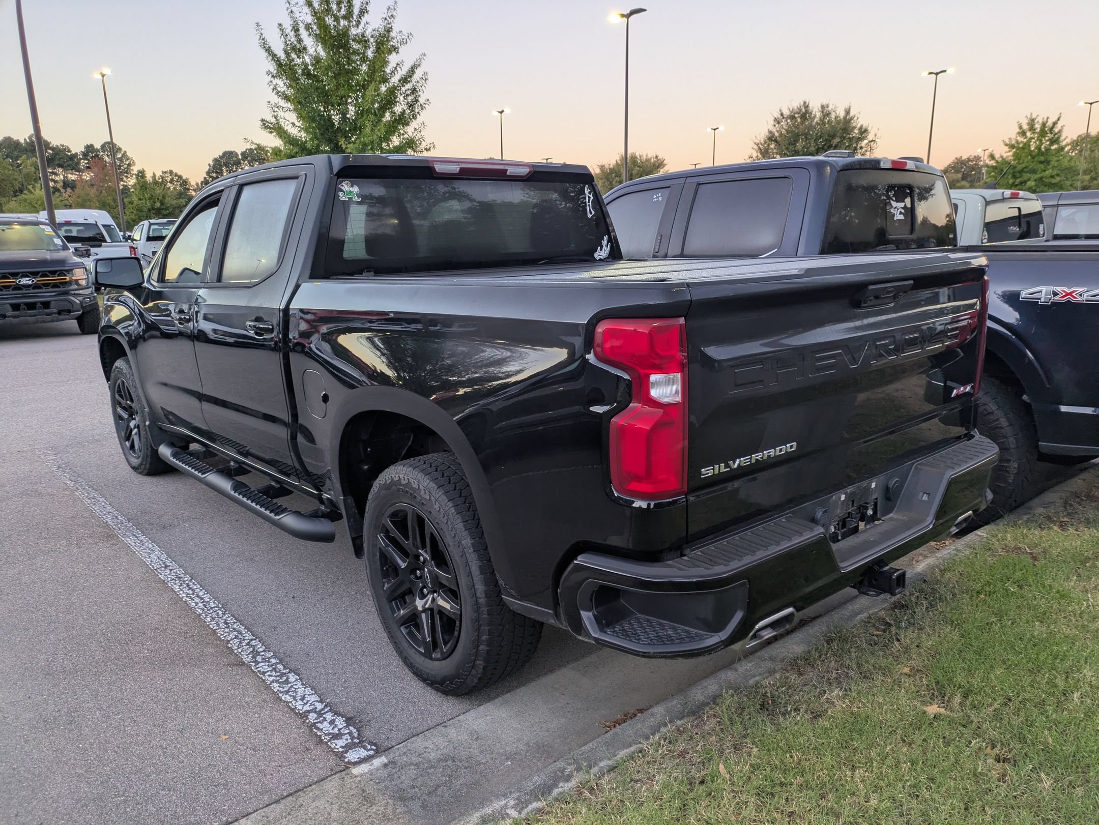 Used 2024 Chevrolet Silverado 1500 RST w/ Z71 Off-Road Package AWD/4WD image 4