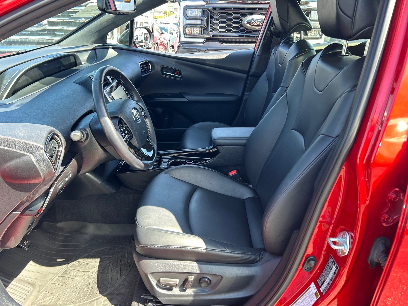 Used 2021 Toyota Prius FWD image 8