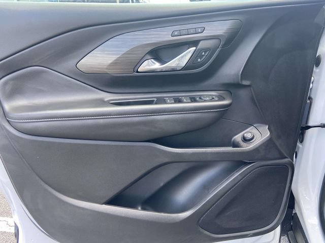 Used 2023 GMC Terrain SLT w/ Tech Package FWD image 16