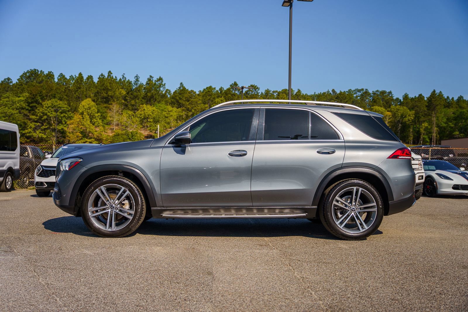 Used 2020 Mercedes-Benz GLE 350 4MATIC image 2